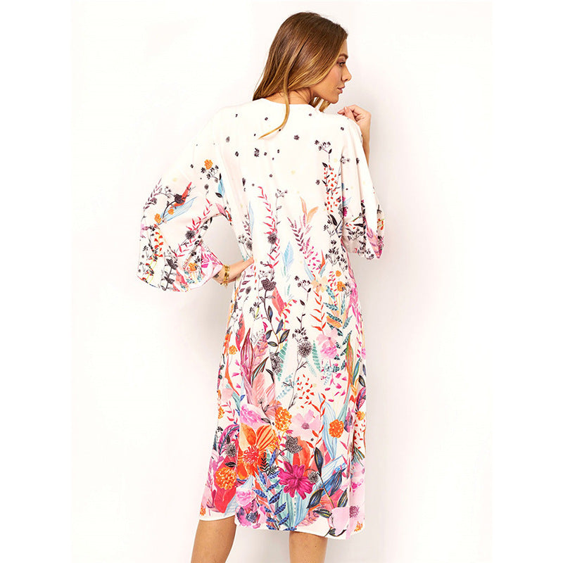 Dame floral strandkimono med bredt skårede ærmer Stilla