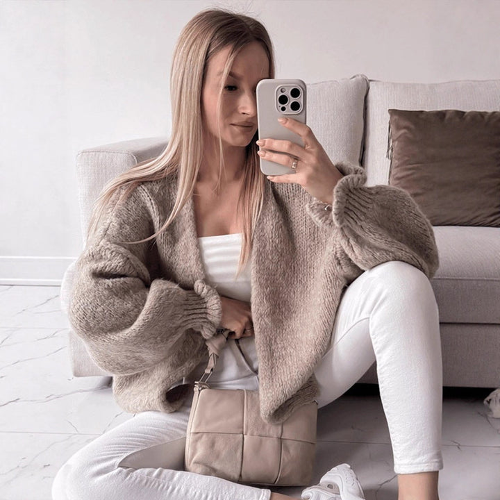 Dame afslappet strikket cardigan med oversized pasform og voluminøse ærmer Stilla