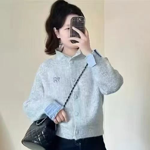 Kvinder Fashionable Cardigan med Noble Knap Detaljer Stilla