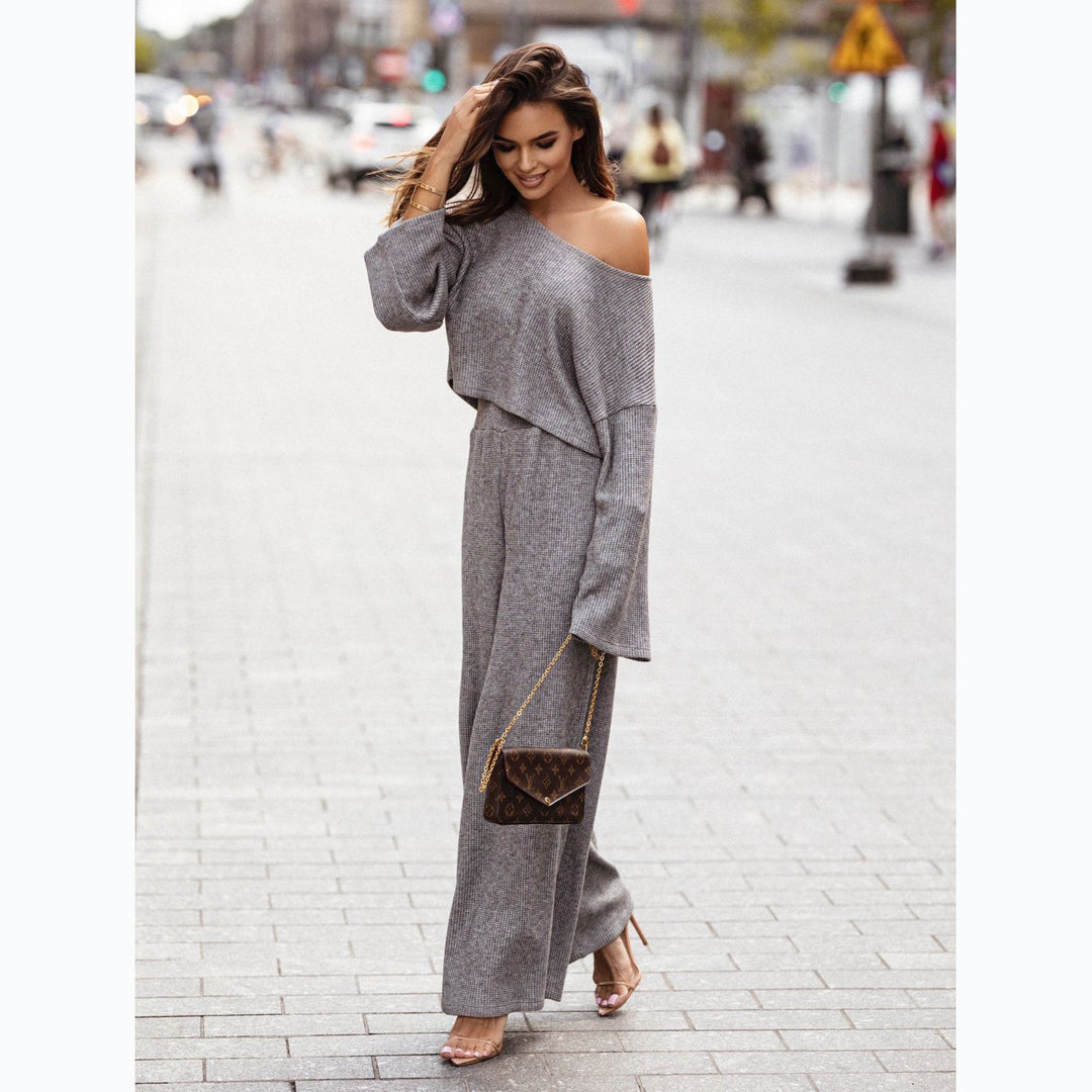 Kvinders afslappede to-delt sæt med blødt stof og fashionable oversized ærmer