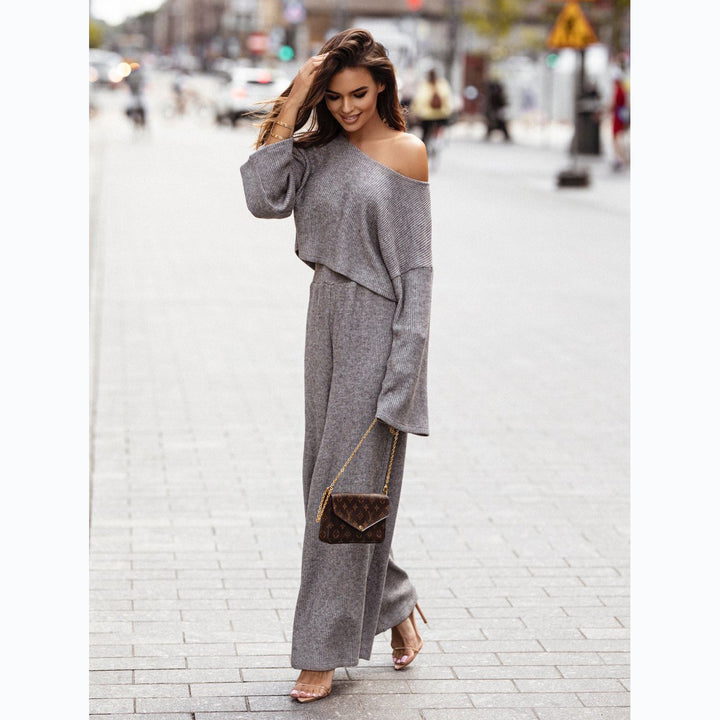 Kvinders afslappede to-delt sæt med blødt stof og fashionable oversized ærmer