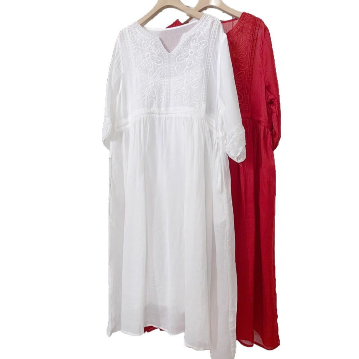 Femme Broderet Maxi-Kjole med V-Hals Stilla
