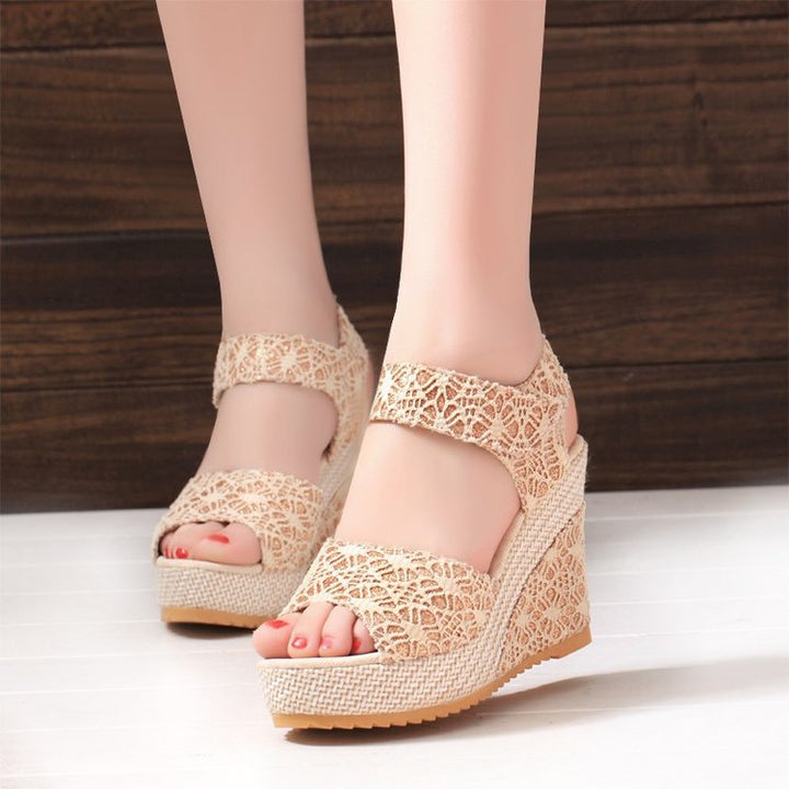 Dame Wedge Sandaler med blomsterdesign og justerbare remme Stilla