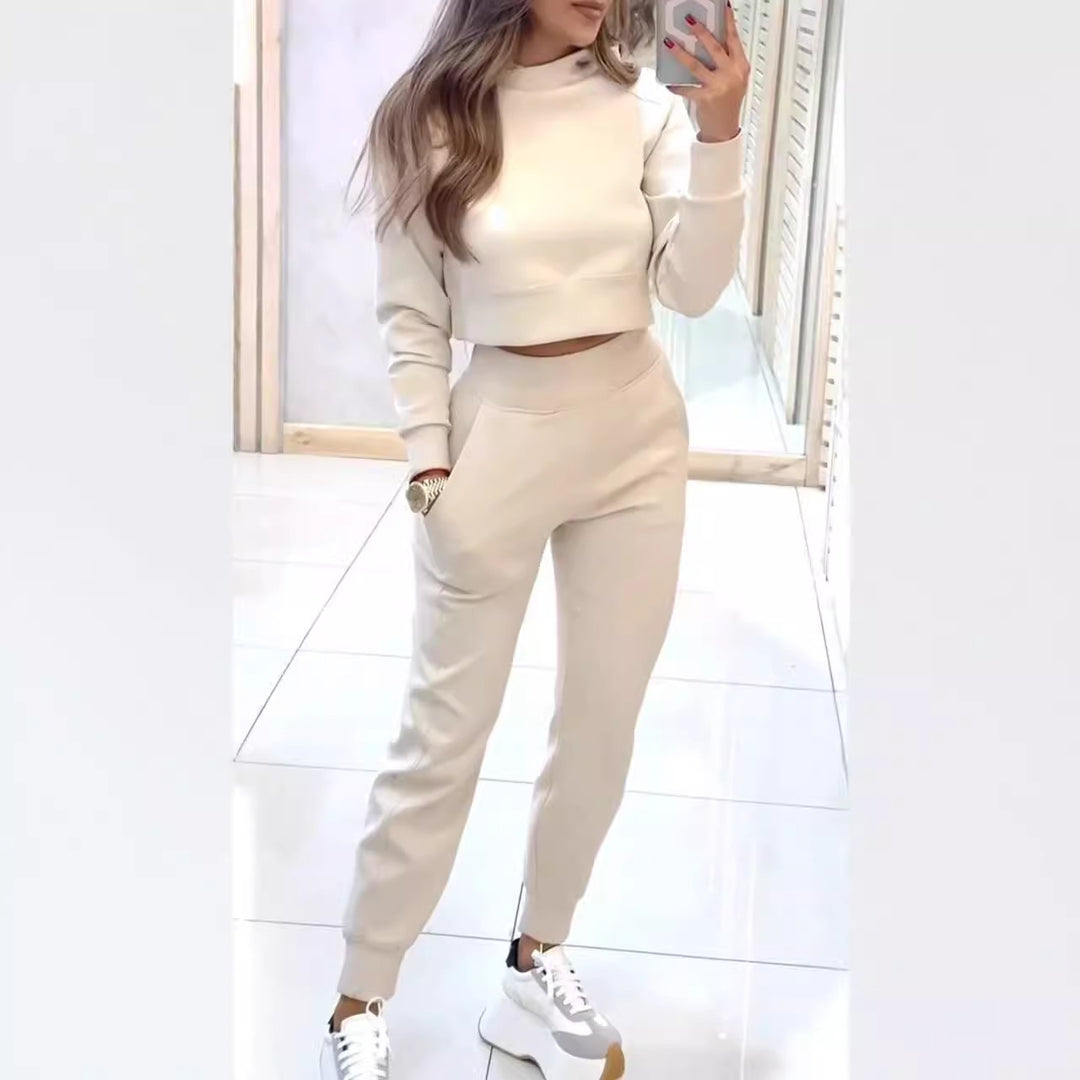 Damer sportsæt med cropped top og komfortable joggebukser Stiila