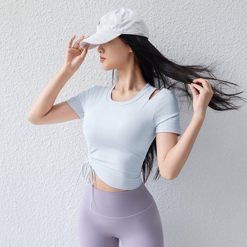 Dame Sporty Kortærmet Crop-Top med innovativt knude-design og åndbart materiale Stilla