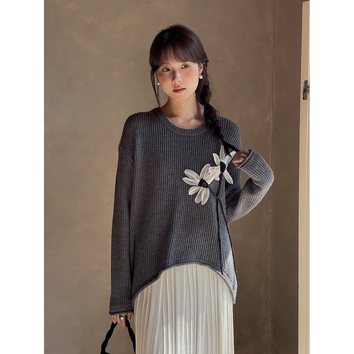 Dame sweater med blomsterbroderi og afslappet snit Stilla