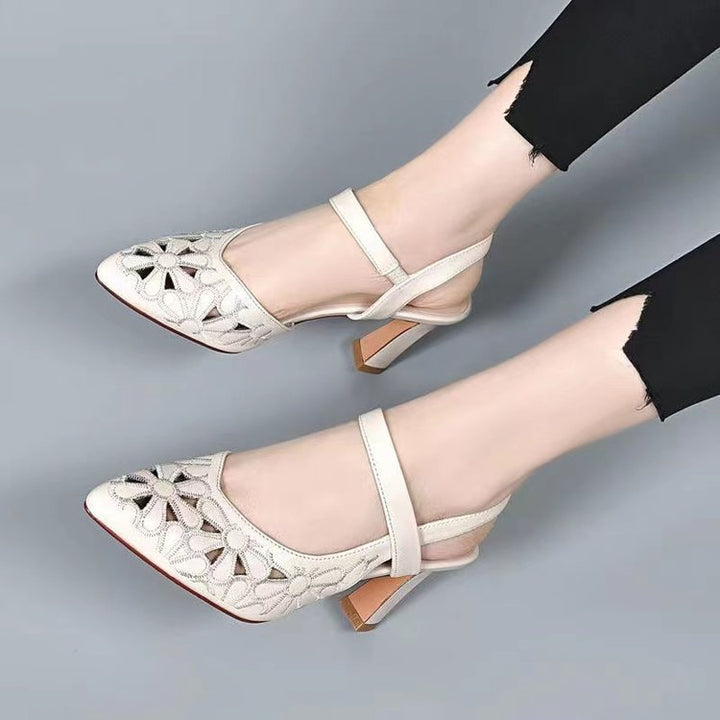 Dame elegante Riemchenpumps med floralt udskæring design og flot blokhæl Stilla