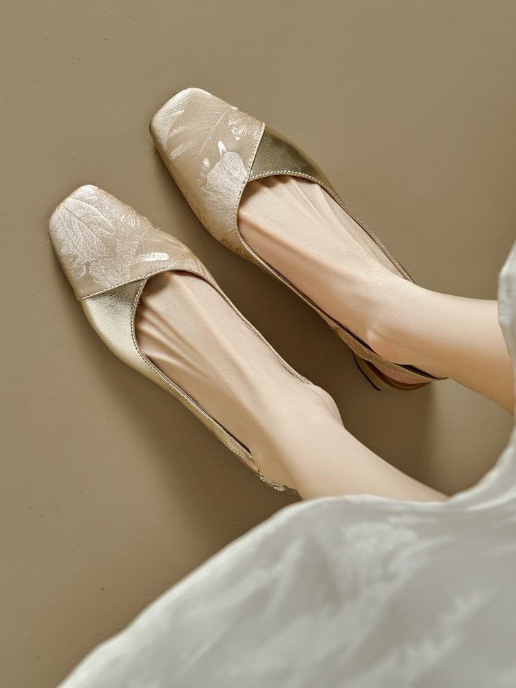Dame elegante flade slippers med kvadratisk tåform og bladdekorationer Stilla