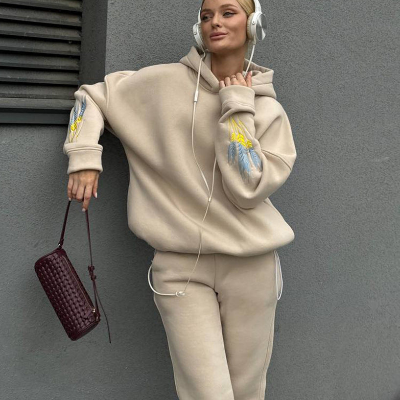 Kvinders sporty sæt bestående af hoodie og joggers Stilla