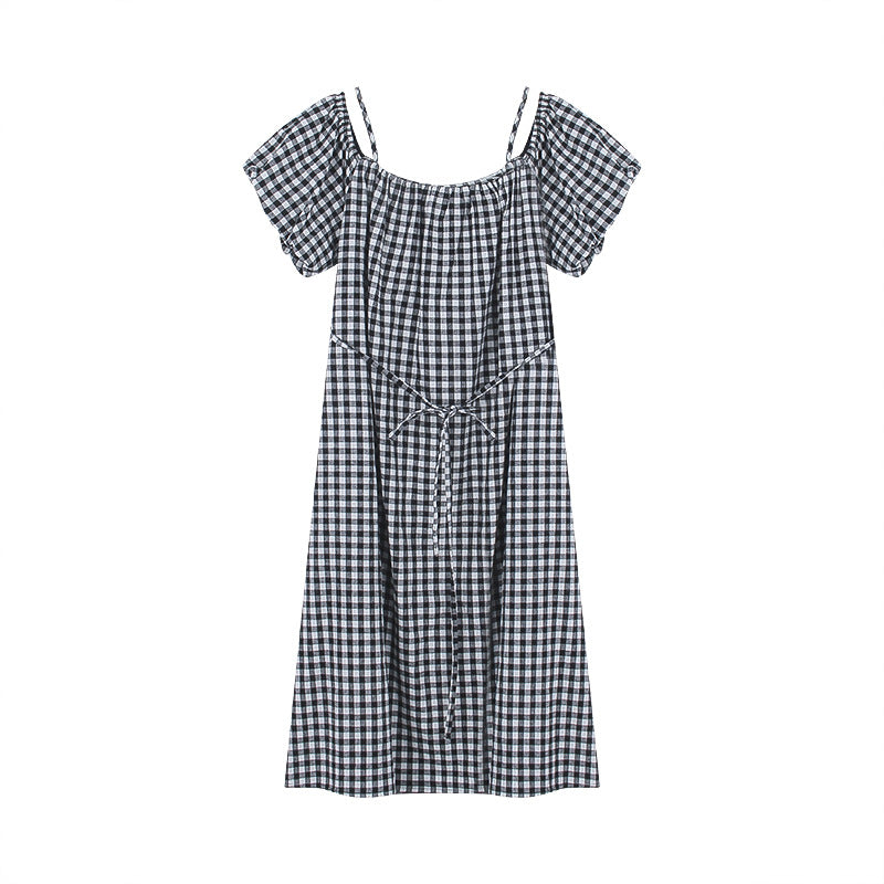 Dame luftig maxikjole med off-shoulder design og moderne volants detaljer Stilla