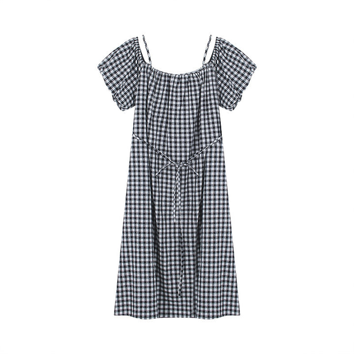 Dame luftig maxikjole med off-shoulder design og moderne volants detaljer Stilla