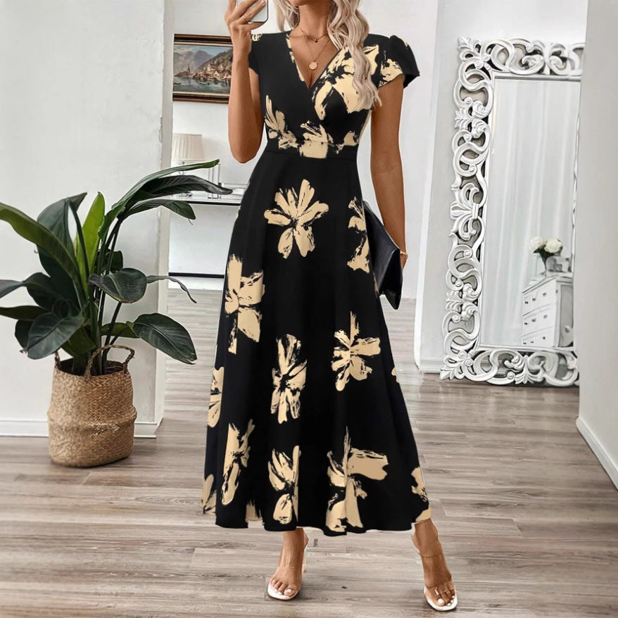 Dame Maxikjole i elegant indpakningsstil med blomsteragtige accenter Stilla
