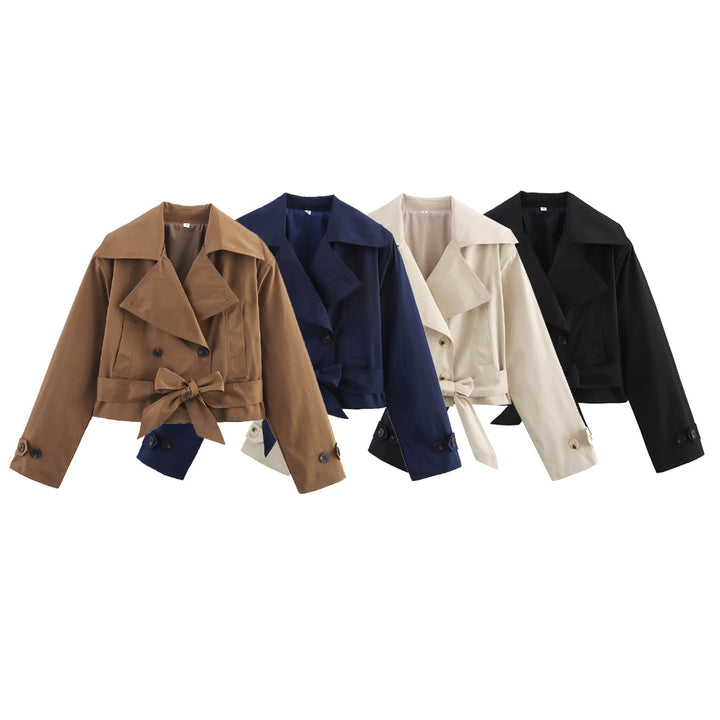 Dame elegant cropped trenchcoat med bred krave og dobbelt knaplukning Stilla