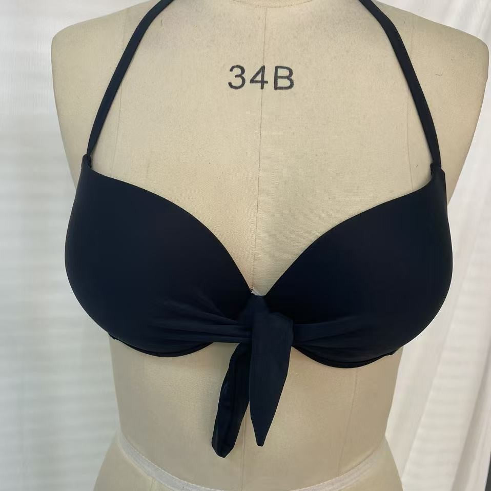 Dame bikini-top med elegant knude-detail Skovae