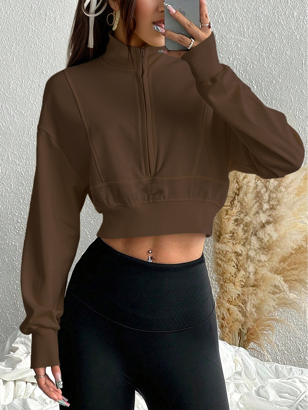 Dame cropped sweatshirt med høj krave lynlås og lavet af blødt materiale Stilla