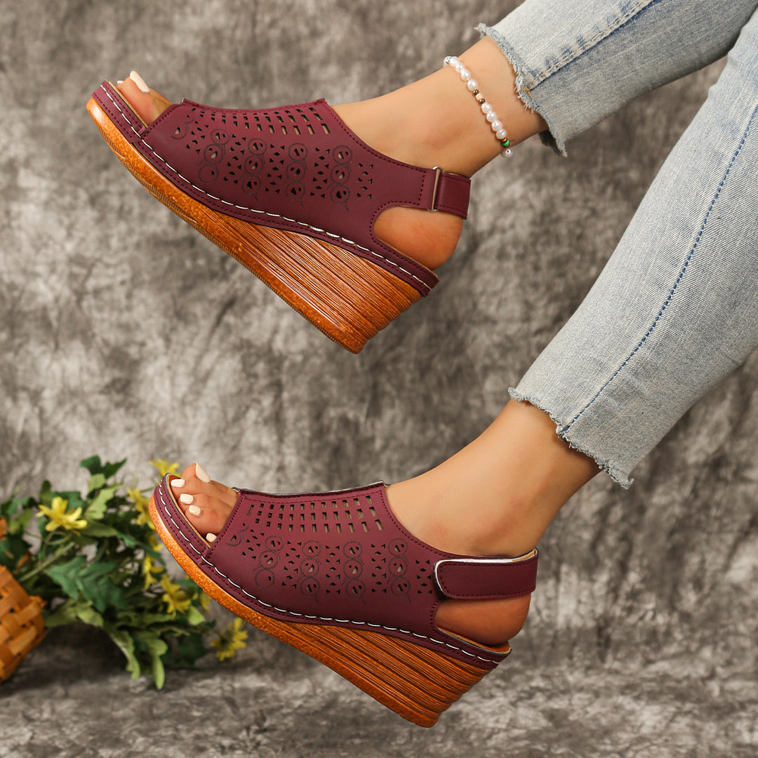 Dame Wedge-sandaler med elegant perforeringsdesign og skridsikker sål Stilla
