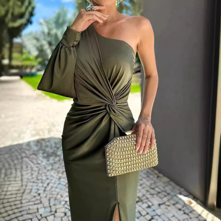 Dame etukjole med asymmetrisk design og elegant rynkning Stilla