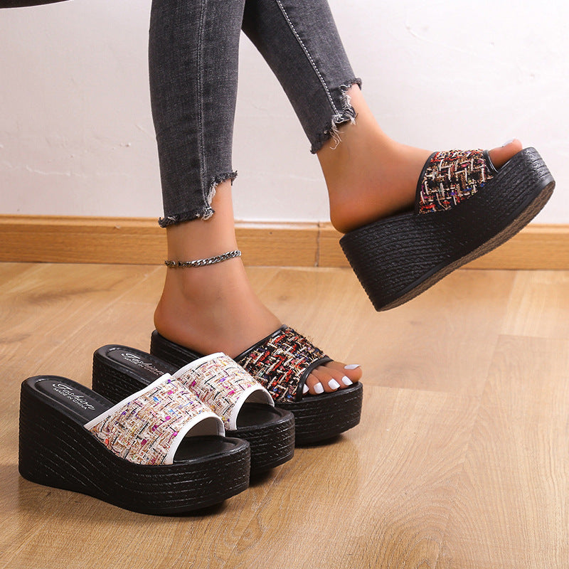 Dame Wedge-pantoletten med moderne tekstilaccent og skridsikker platform-sål Stilla