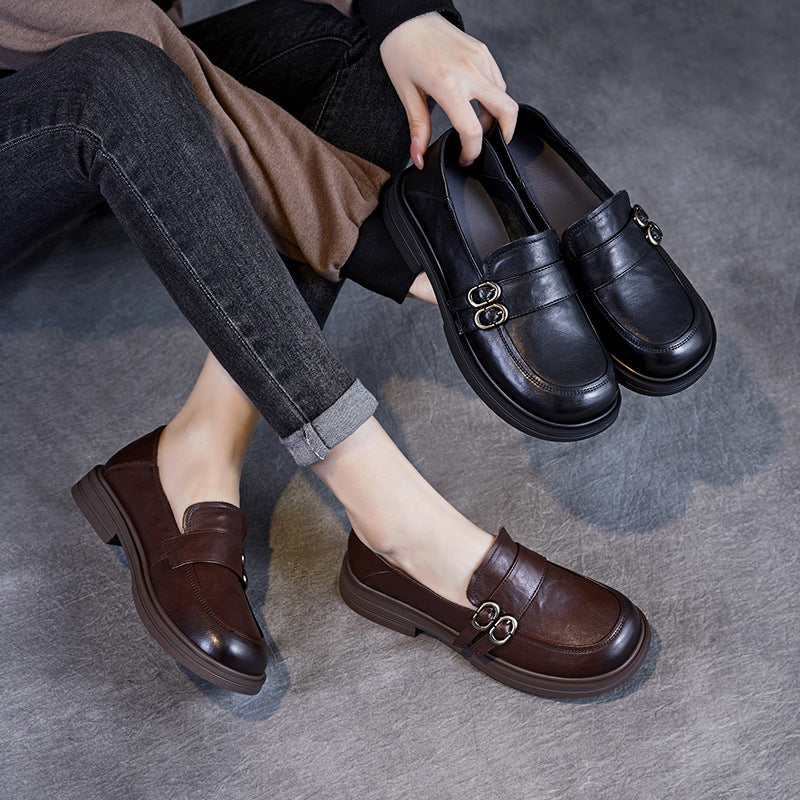 Femme elegante læder slippers med dekorativt spænde-detalje Stilla