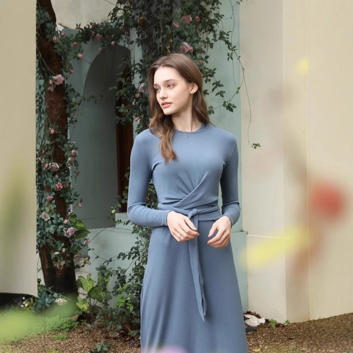 Dame Wickelmaxikjole med elegant taljebælte og raffineret snit Stilla