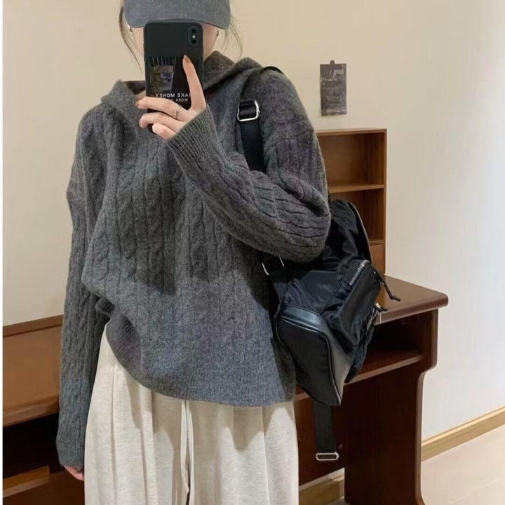 Dame chunky strikket sweater med hætte og strukturerede ribdetaljer Stilla