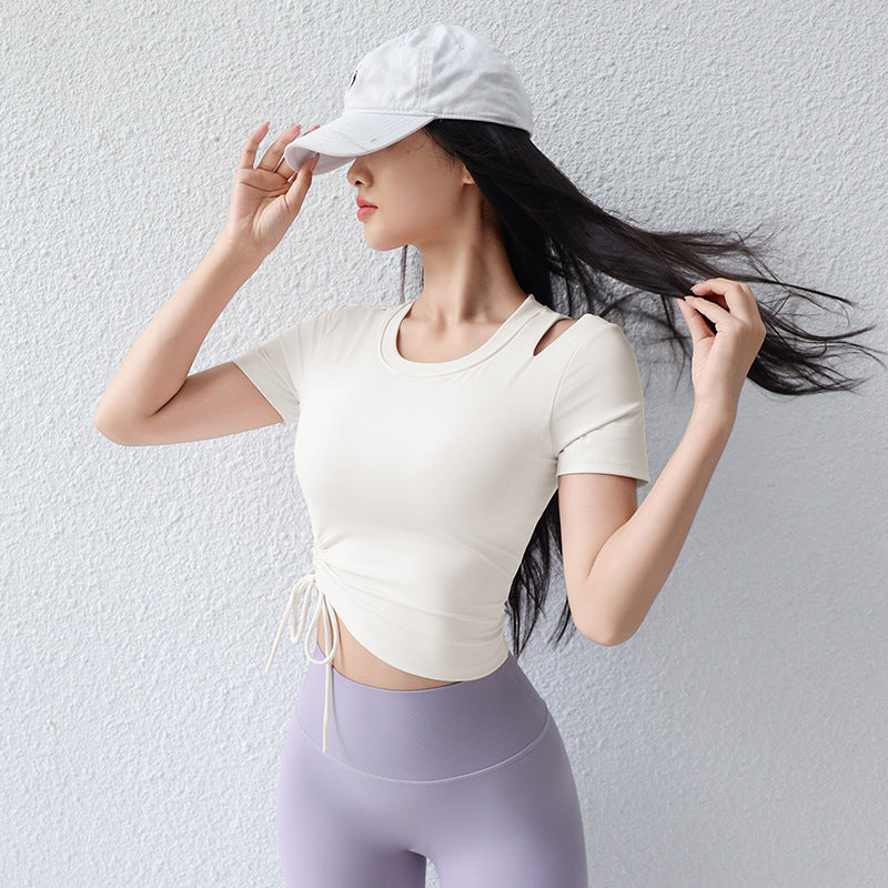 Dame Sporty Kortærmet Crop-Top med innovativt knude-design og åndbart materiale Stilla
