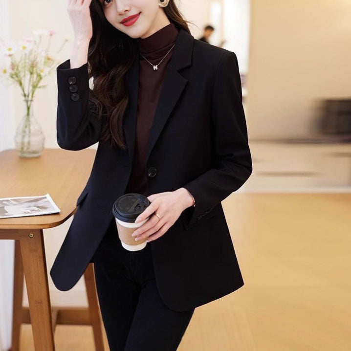 Kvinderne stilfulde blazer med klassisk snit og elegante detaljer Stilla