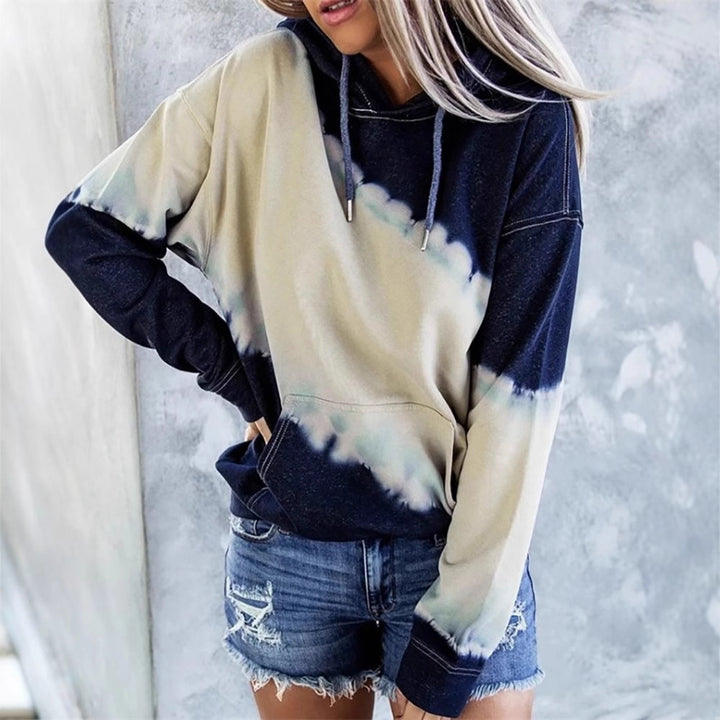 Dame løs hoodie med dybere krave og unikt batikdesign Stilla