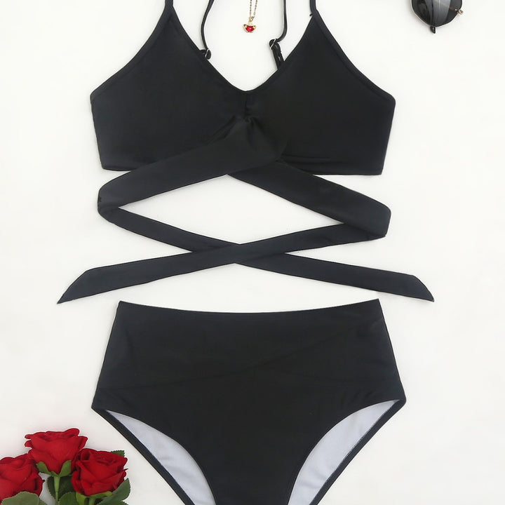 Dame Højt skåret Bikini med elegant indpakningsdesign og karakteristiske cut-outs Stilla