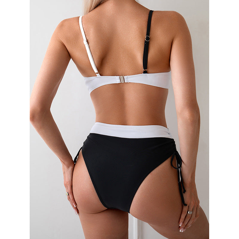 Dame bikini-sæt med raffineret indpakningslook og højtaljet trusse Stilla