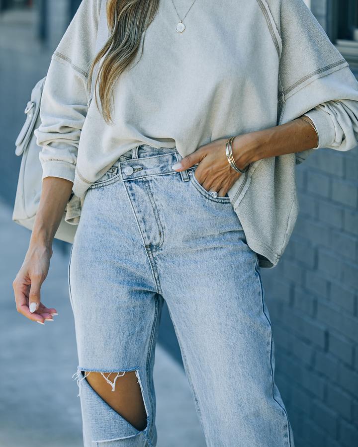 Dame Destroyed Jeans i Vintage Stil Stilla
