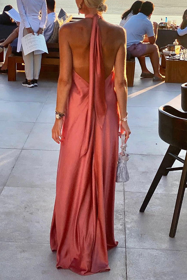 Stilla | Ring Halter Neck Rygløs Maxi Kjole
