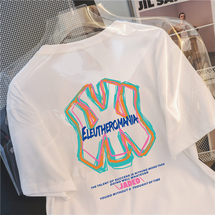 Dame T-shirt med kunstnerisk motiv og kreativ skrift Stilla