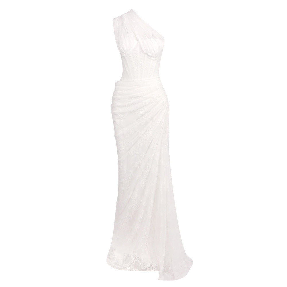 Dame elegant aftenkjole med asymmetrisk one-shoulder design og blomster spidsbesætning Skovae