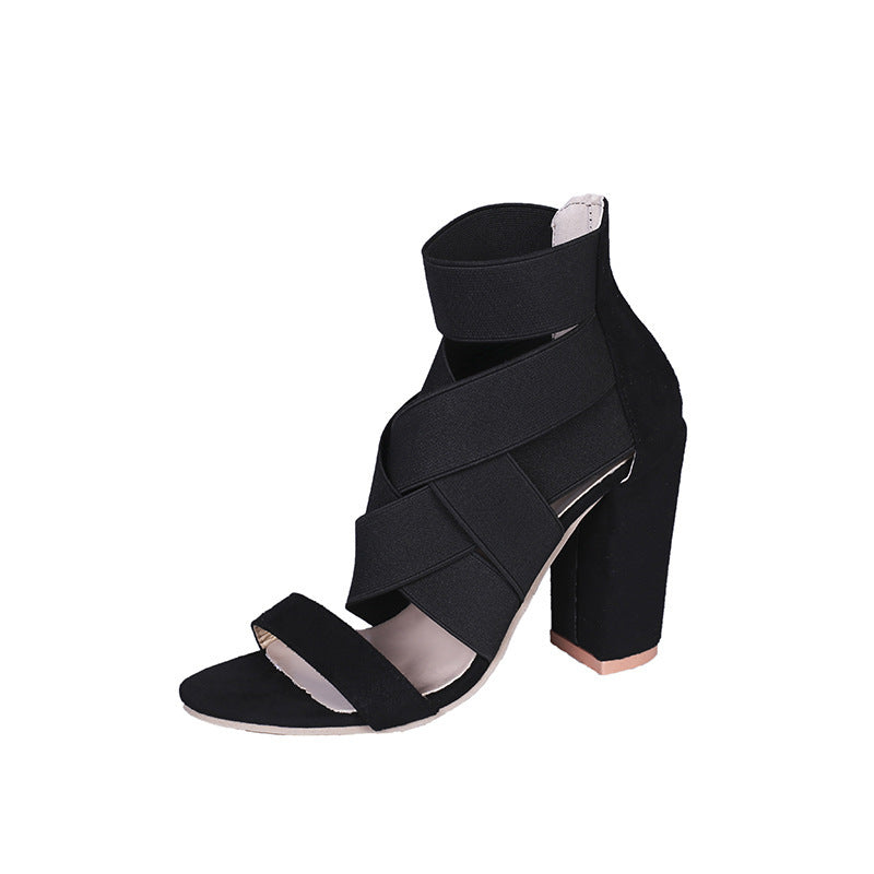 Dame sandaler med elegante remme og blokhæl Stilla