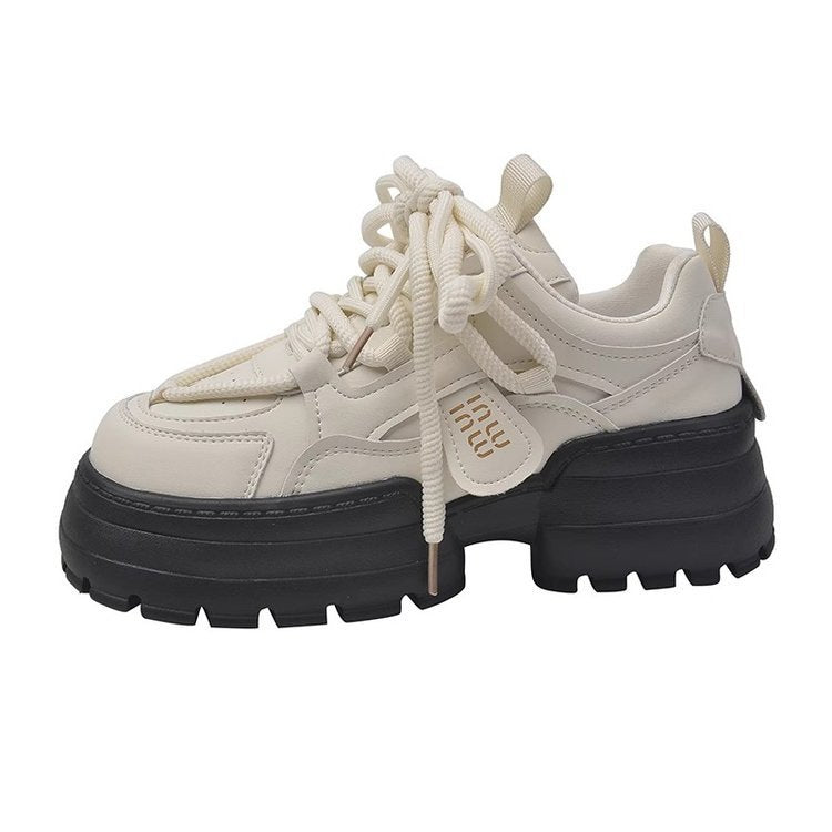 Dame Plateau-Sneakers med moderne design og stabil sål Stilla