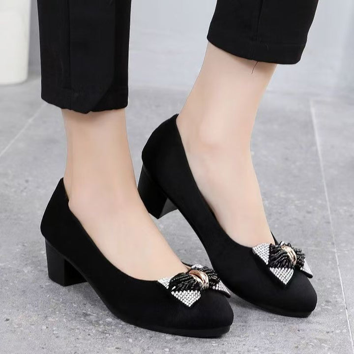Dame elegante Pumps med glamorøs strassdetalje og eksklusiv sløjfeapplikation Stilla