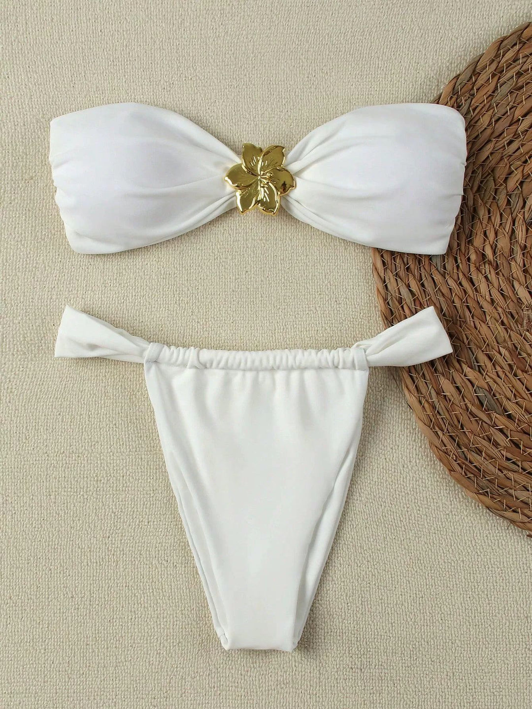 Dame Bandeau-Bikini med elegant lukning og moderne design Skovae