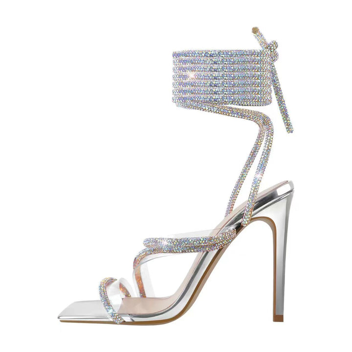 Femme High-Gloss Strappy Stiletto Sandaler med strass accenter Stilla
