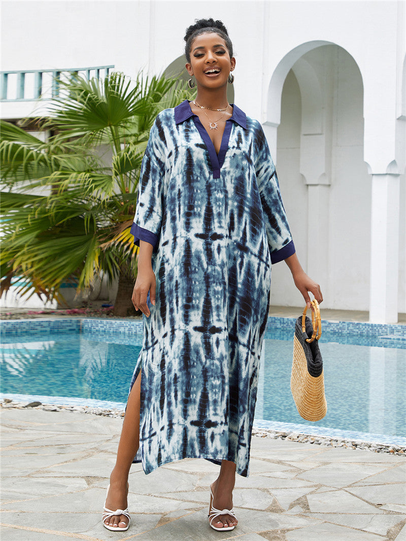 Dame Maxi-strandkaftan med dyb slidsbearbejdning og moderne batikdesign Stilla