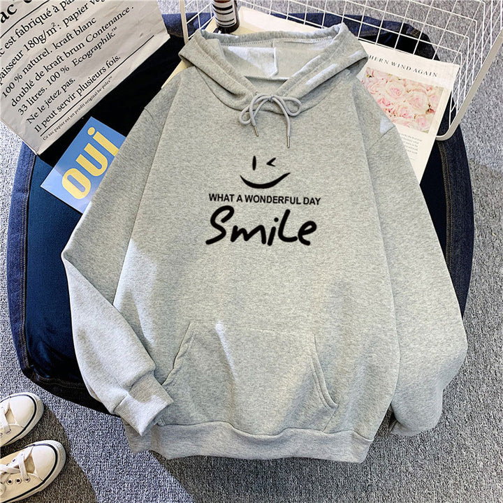 Kvinders hættetrøje med glad smileprint Skovae