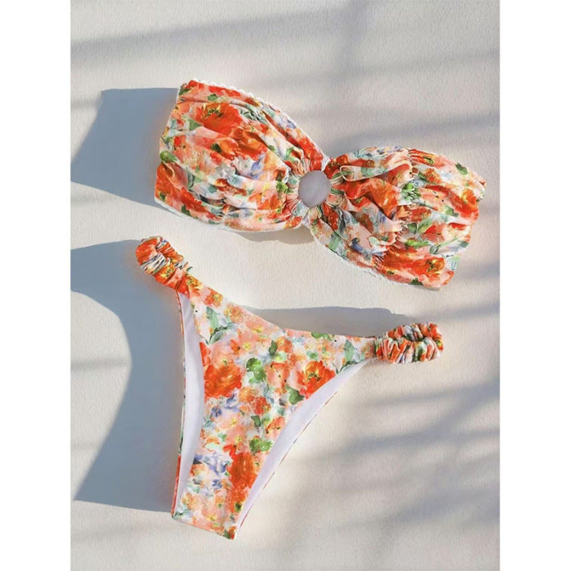 Dame Bandeau-bikini med romantisk flæseudstyr og forførende blomsterdesign Skovae