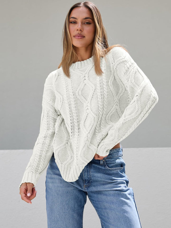 Kvinnernes chunky strikkede sweater med kabeldesign Stilla