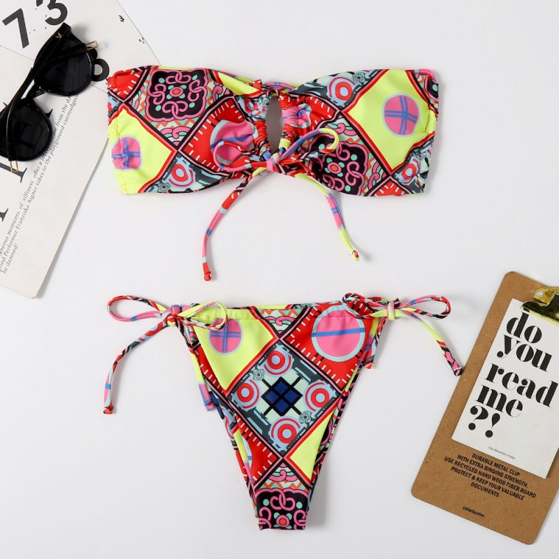 Dame Bandeau-Bikini med spændende mønstermix og justerbare stropper Skovae