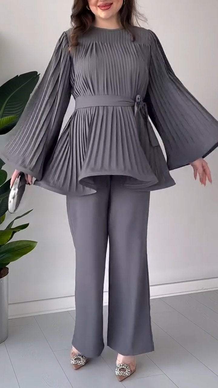 Dame elegant og moderigtigt sæt med vide ærmer og bælt Stilla
