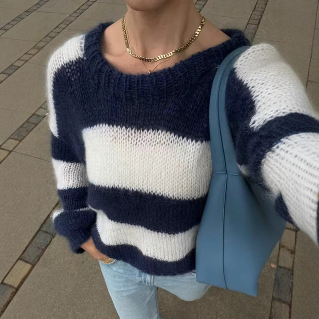 Dame stribet striktrøje med løs pasform og rund halsudskæring Stilla