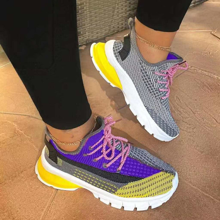 Dame sportsneakers med åndbart overmateriale og dynamisk sål Stilla