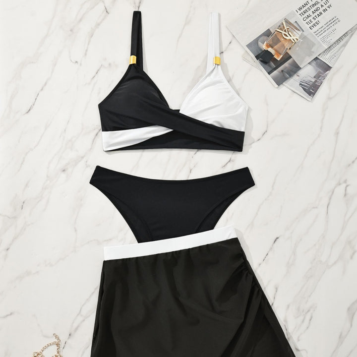 Dame Sporty Bikini med afslappet indpakningsskørt Skovae