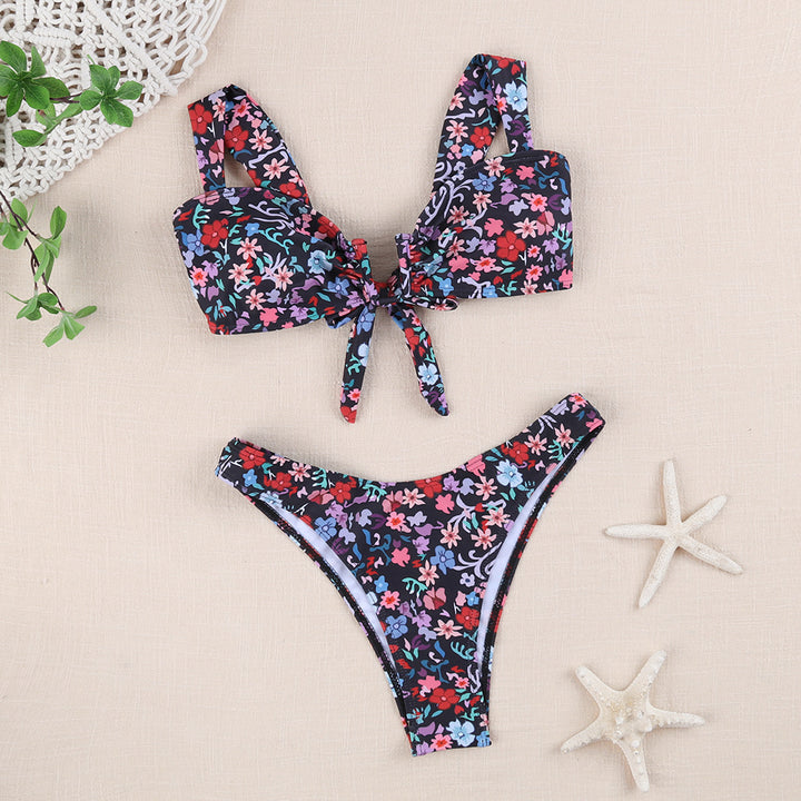 Dame bikini-sæt med attraktivt bånd og blomstertryk Stilla