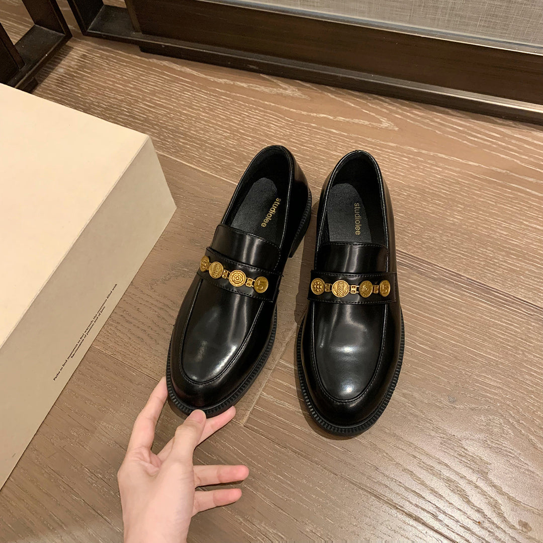Dame Elegante Loafers med dekorative gyldne accenter Stilla